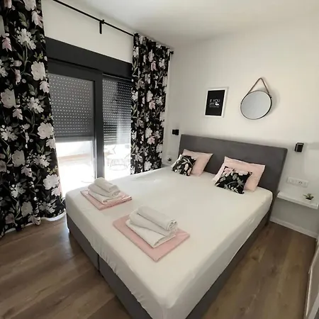 Holiday home Teuta House