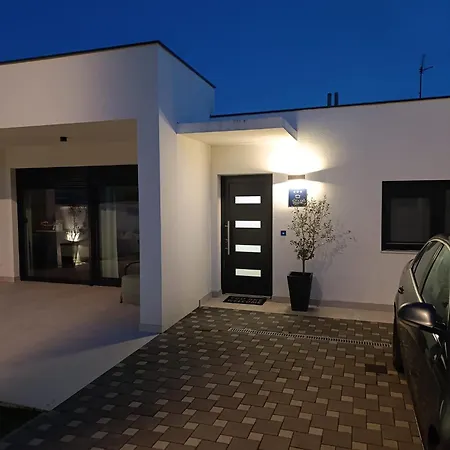 Teuta House *