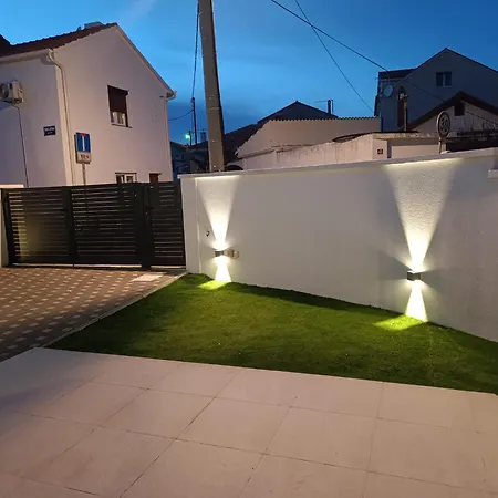 Dom wakacyjny Teuta House *