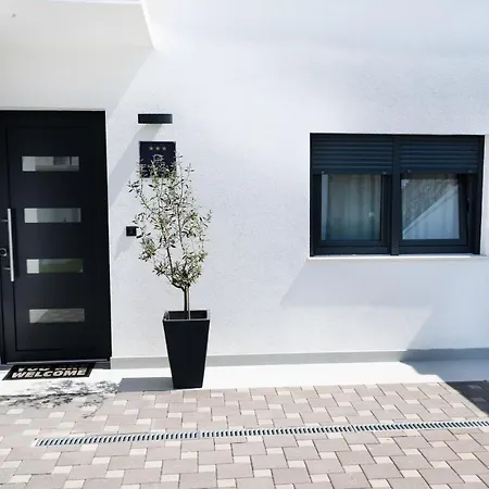 Teuta House 別荘 *